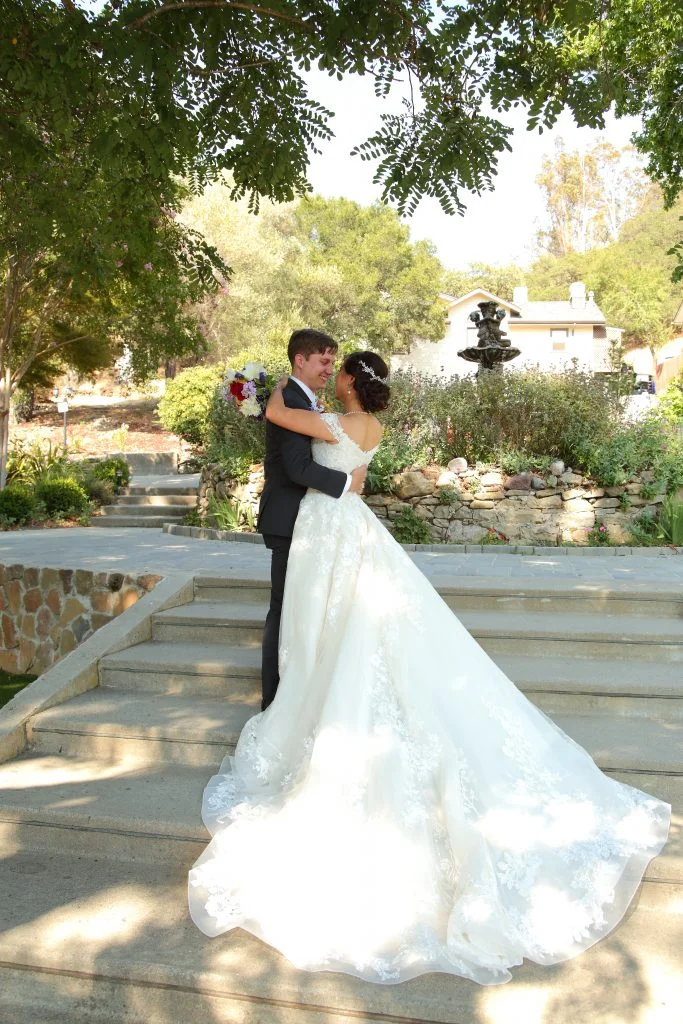 Reselling Wedding Dress - Hsiao-Tieh and Steven